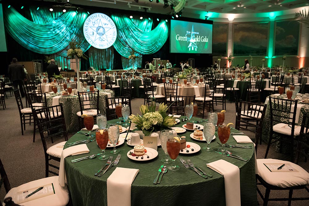 Manning Delivers Inspirational Message During OBU’s Green and Gold Gala